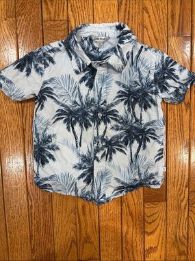 Posh Peanut Navy Palm-Print Short Sleeve Button-Front Shirt